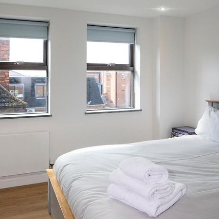 No 1 Wood Street Apartment Суиндън Екстериор снимка