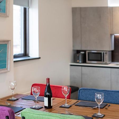 No 1 Wood Street Apartment Суиндън Екстериор снимка