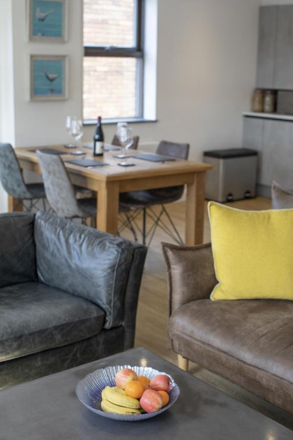 No 1 Wood Street Apartment Суиндън Екстериор снимка