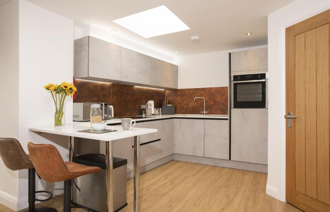 No 1 Wood Street Apartment Суиндън Екстериор снимка