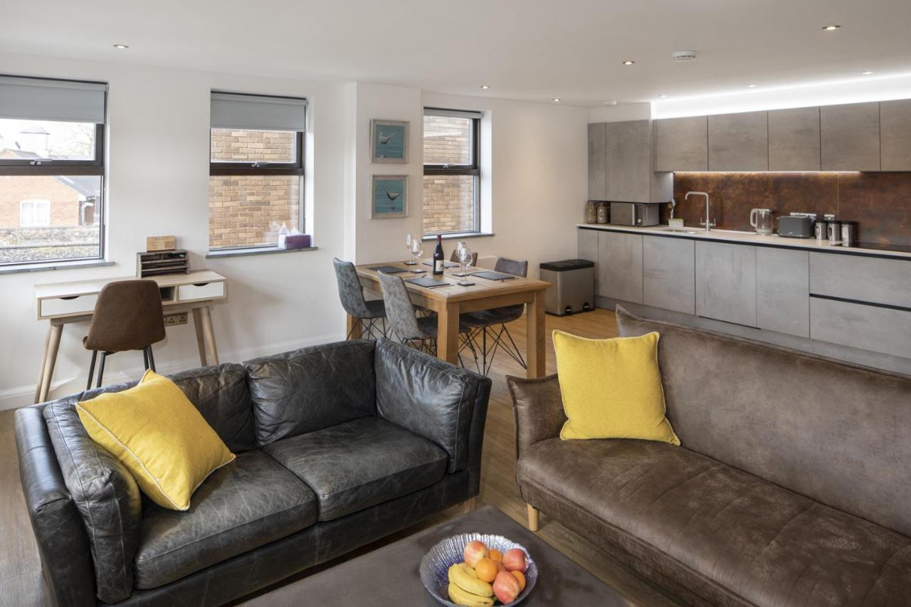 No 1 Wood Street Apartment Суиндън Екстериор снимка