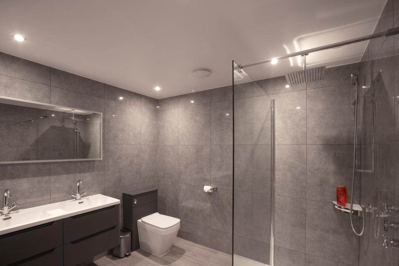No 1 Wood Street Apartment Суиндън Екстериор снимка