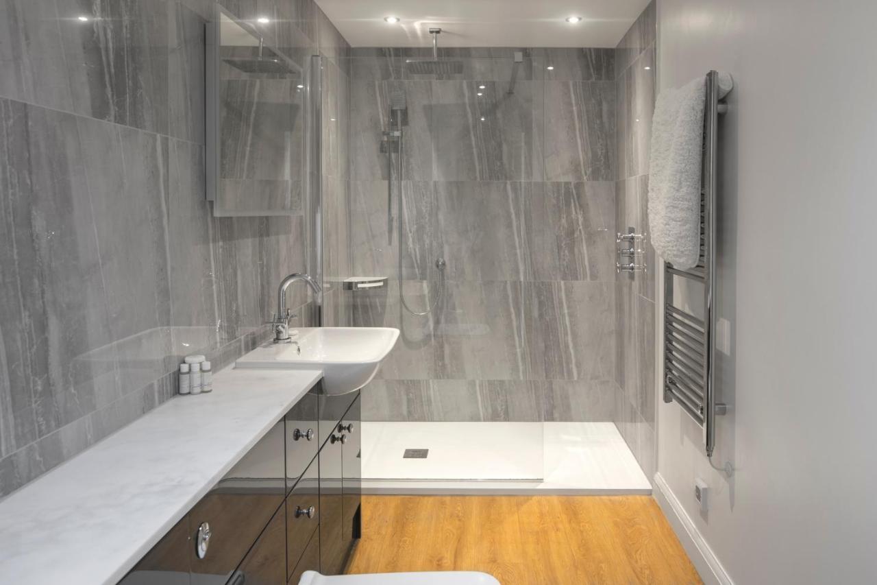 No 1 Wood Street Apartment Суиндън Екстериор снимка