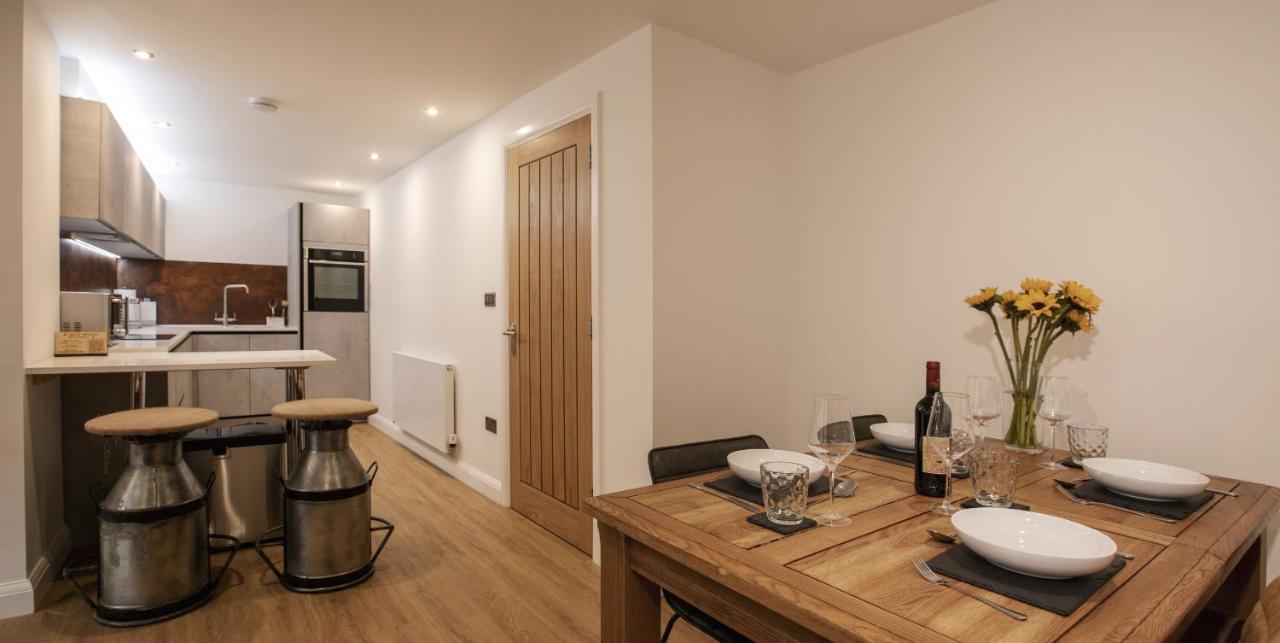 No 1 Wood Street Apartment Суиндън Екстериор снимка